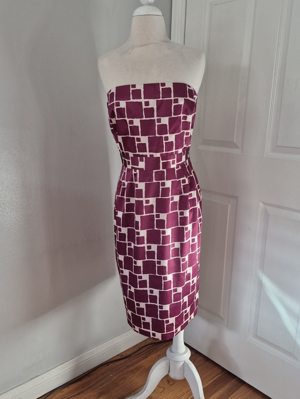 Banana Republic Strapless Dress Silky Satin Geometric Print Sz 10 Magenta Ivory